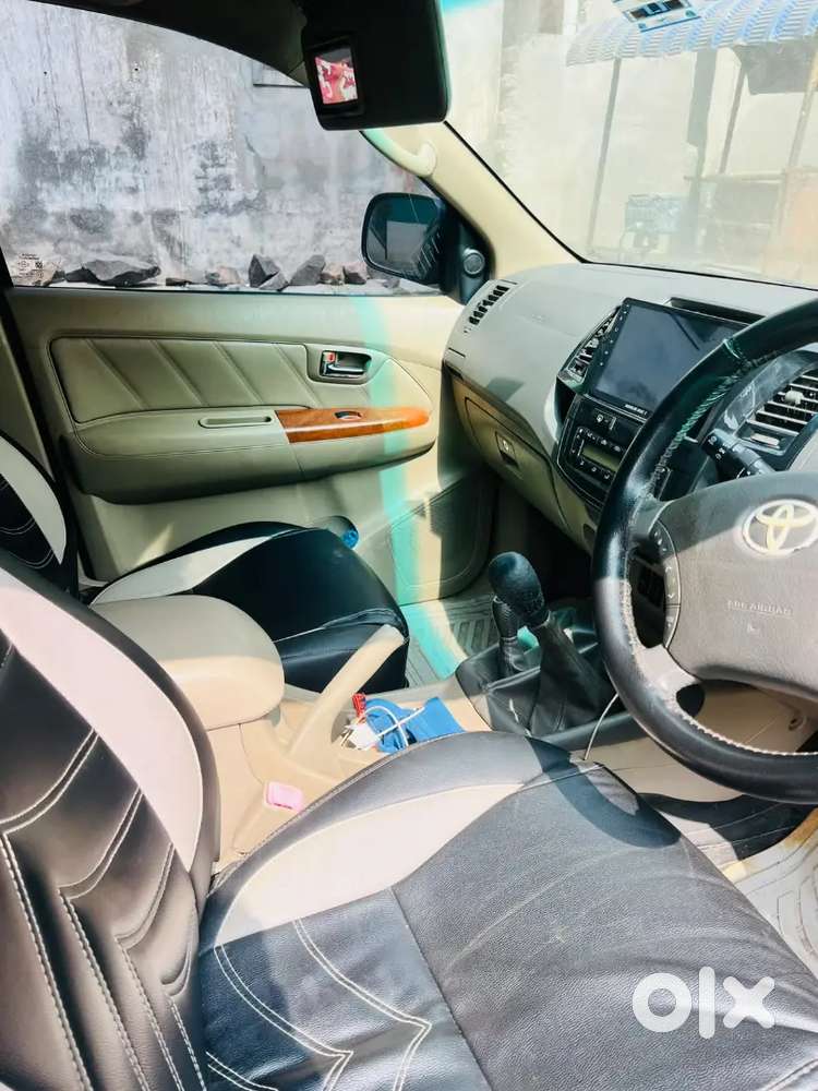 Toyota Fortuner Diesel 2011 Manual 4x4