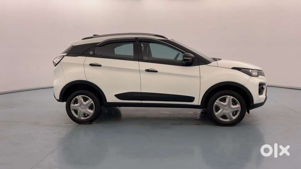 Tata Nexon 1.2 Revotron Xm (s), 2023, Petrol