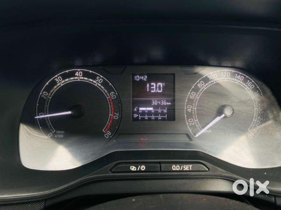 Skoda Kushaq 1.0 Tsi Active, 2022, Petrol