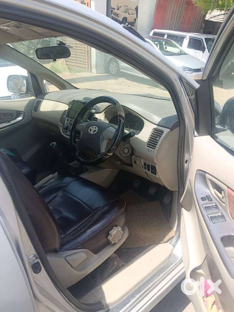 Toyota Innova 2.5 Z Diesel 7 Seater, 2014, Diesel