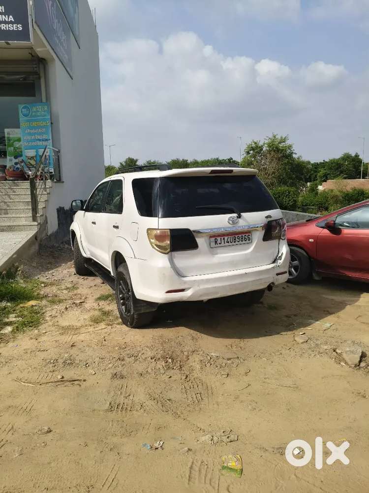 Toyota Fortuner Diesel Manual 2011