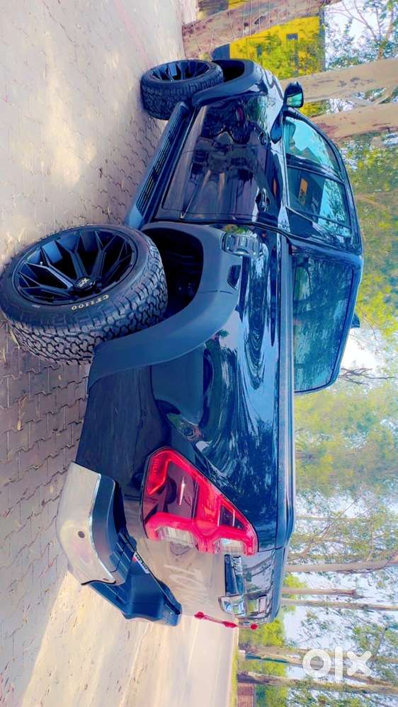 Toyota Hilux 2025 Diesel 4000 Km Driven