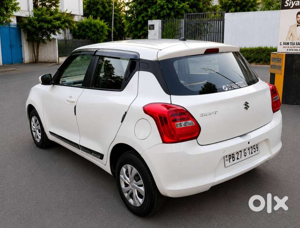 Maruti Suzuki Swift Vxi + Manual, 2021, Petrol