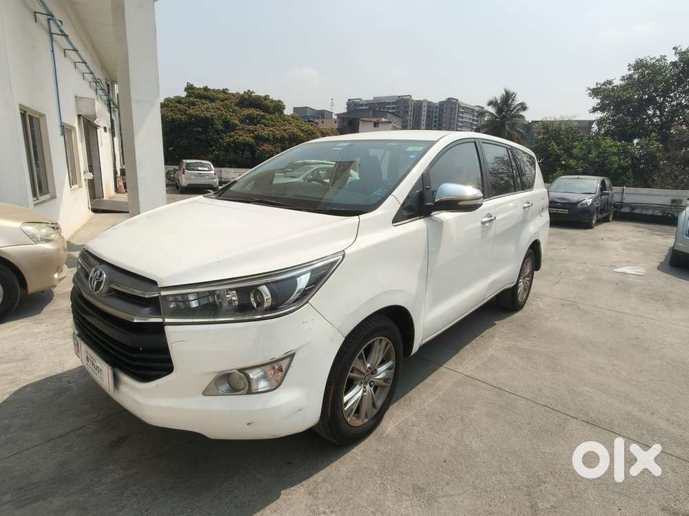 Toyota Innova Crysta 2.8z Automatic, 2016