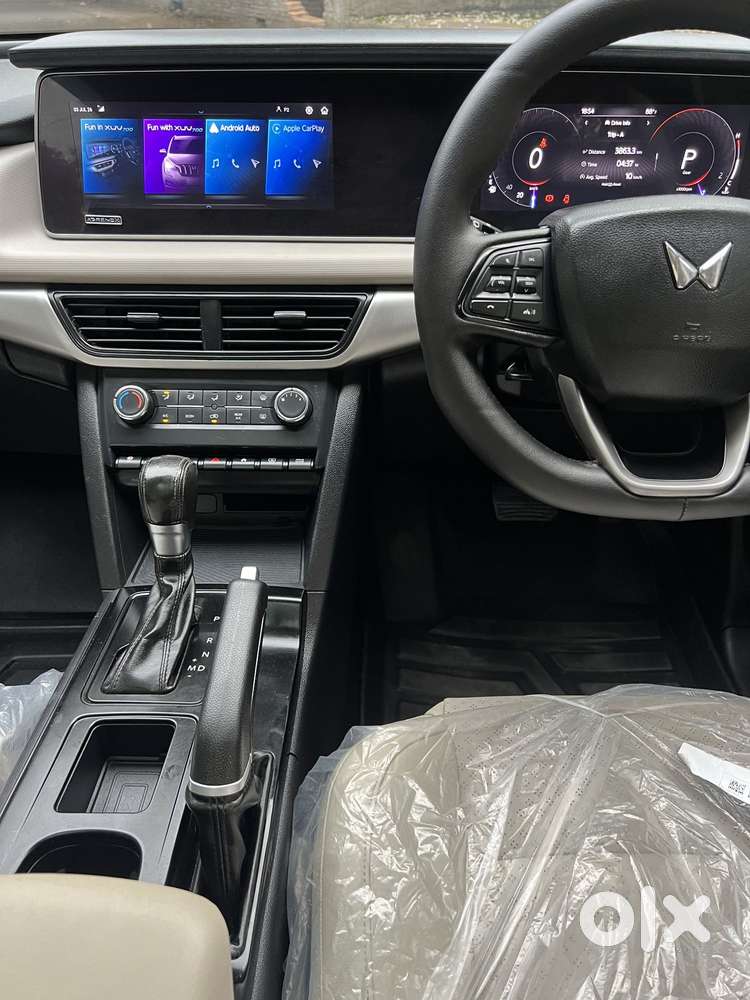 Mahindra Xuv700 2.2 Ax 5 Diesel At 7 Str, 2022, Diesel