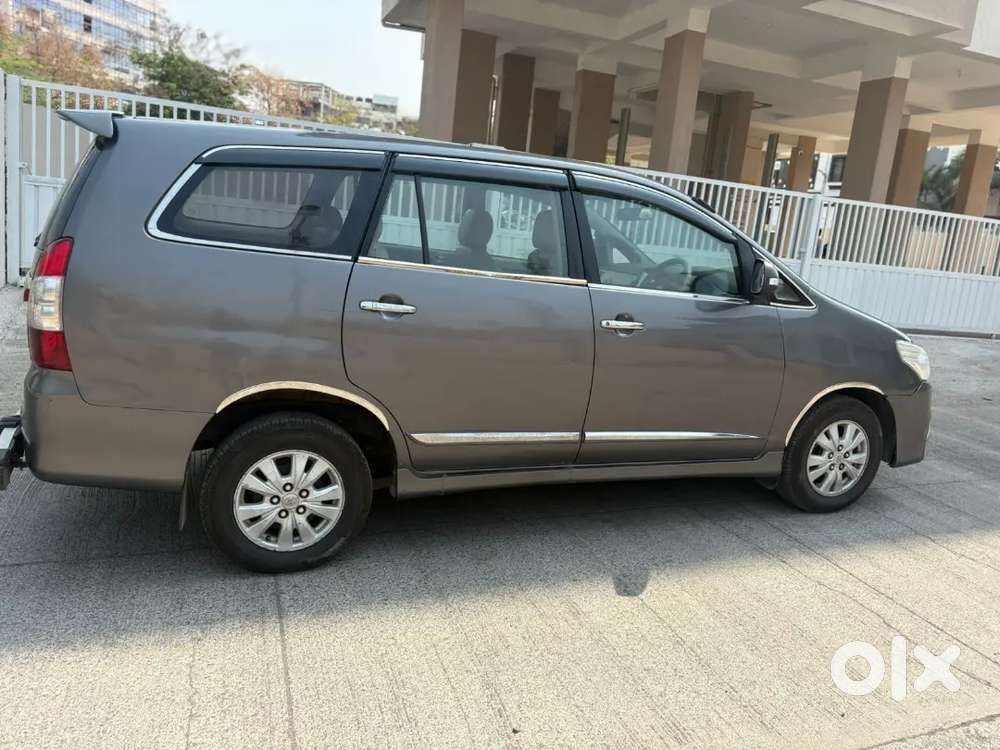 Toyota Innova 2012