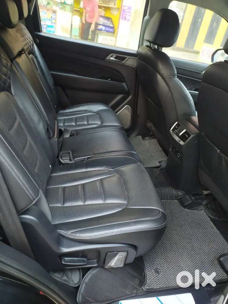 Mahindra Alturas G4 Automatic