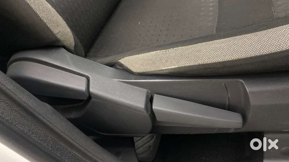 Nissan Magnite 1.0 Xv Executive, 2022, Petrol