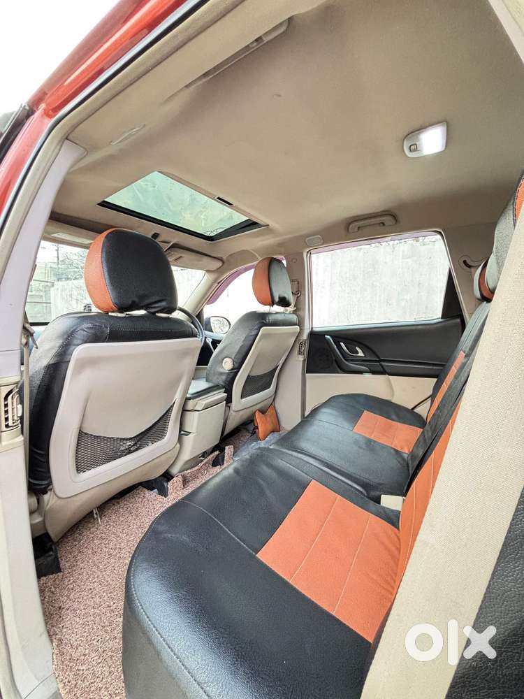 Mahindra Xuv500 W10 At, 2018, Petrol