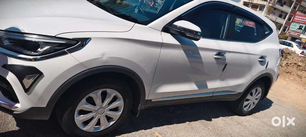 Mg Astor 2023 Petrol 43700 Km Driven