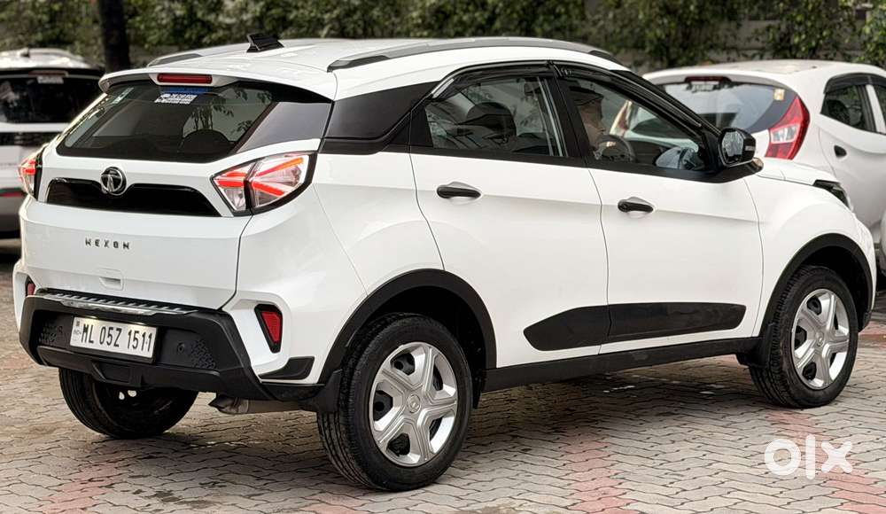 Tata Nexon 1.2 Revotron Xm Plus (s), 2022, Petrol