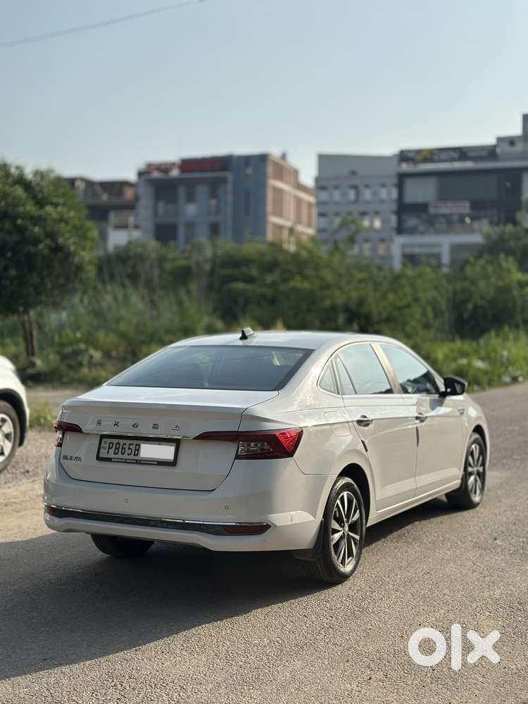 Skoda Slavia, 2023, Petrol