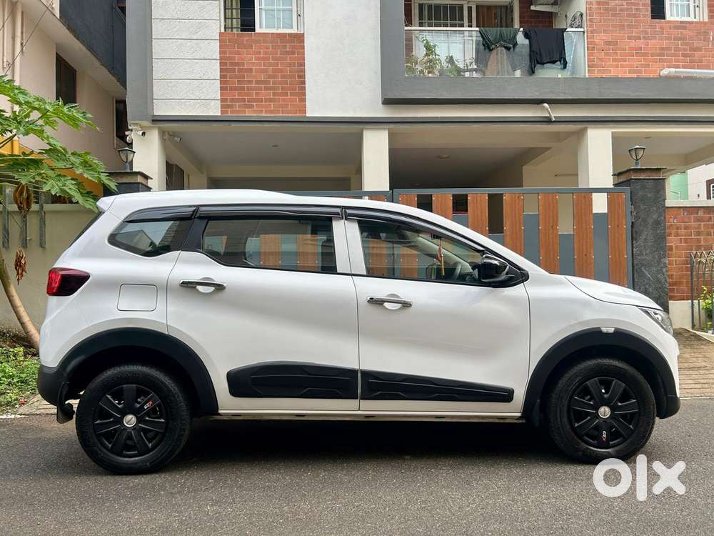 Renault Triber 1.0 Rxe, 2023, Petrol