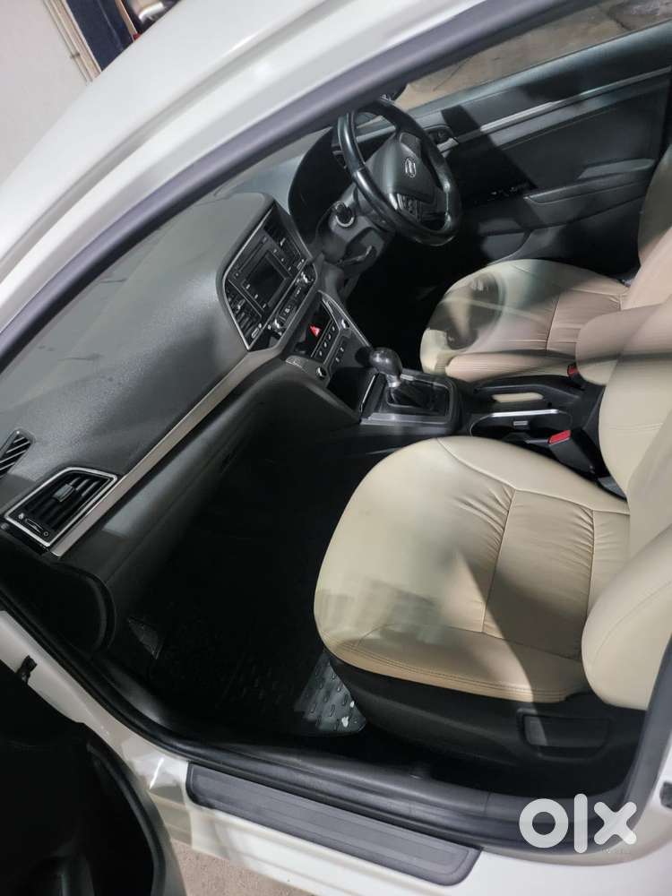 Hyundai New Elantra [2019-2022] 2.0 Sx Petrol Mt, 2019, Petrol