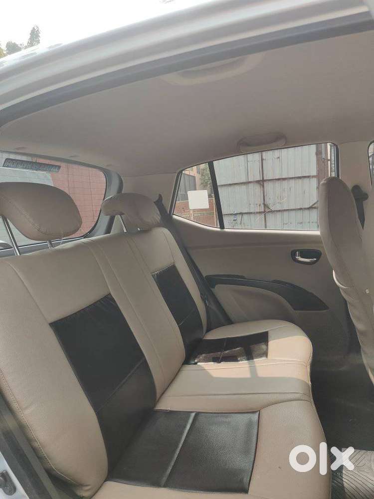 Hyundai I10 Sportz At, 2013, Petrol