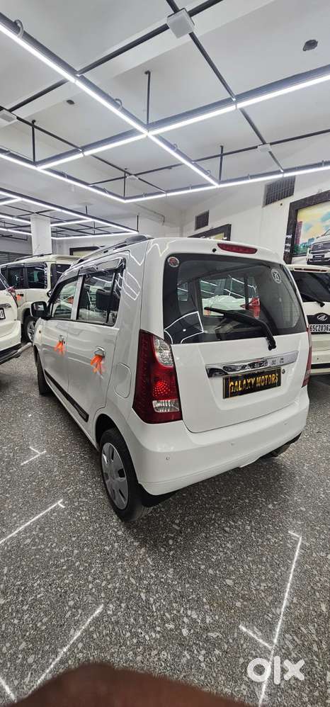 Maruti Suzuki Wagon R Vxi Amt1.2, 2018, Petrol