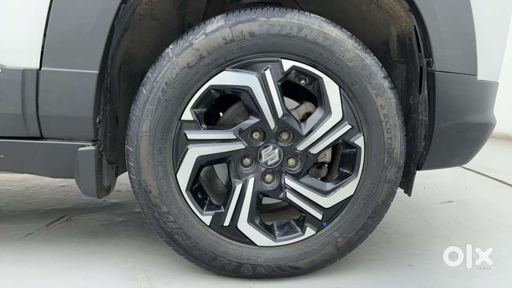 Maruti Suzuki Brezza 1.5 Zxi At Smart Hybrid Dual Tone, 2023, Petrol