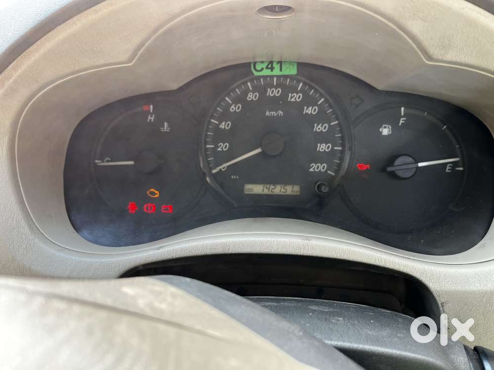 Toyota Innova 2.5 G (diesel) 8 Seater Bs Iv, 2015, Diesel