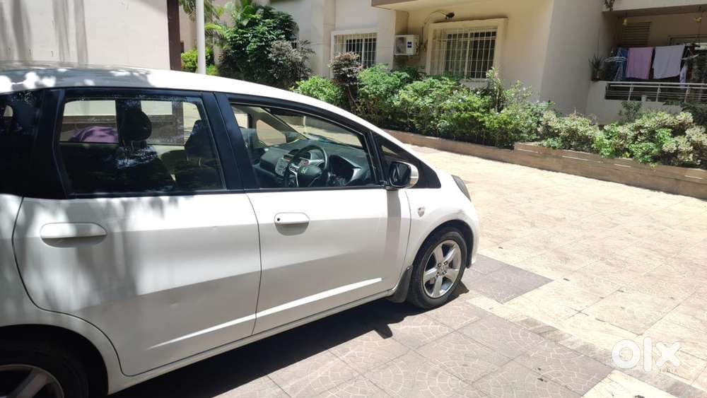 Honda Jazz Petrol Manual 2011 km driven