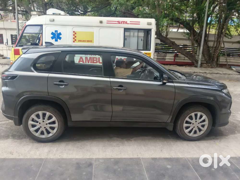 Maruti Suzuki Grand Vitara 7 Seater 2023 Petrol Well Maintained