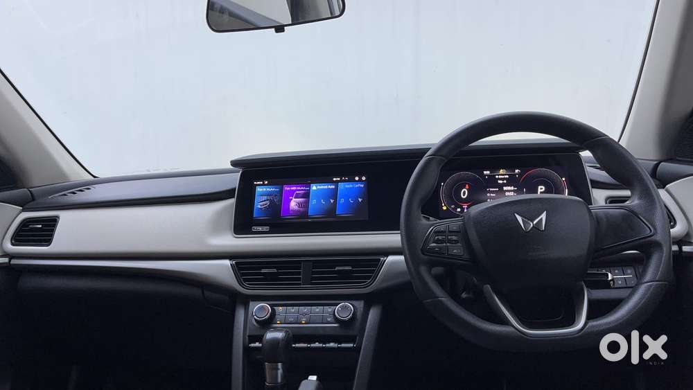 Mahindra Xuv700 2.0 Ax 5 Petrol At Str, 2021, Petrol