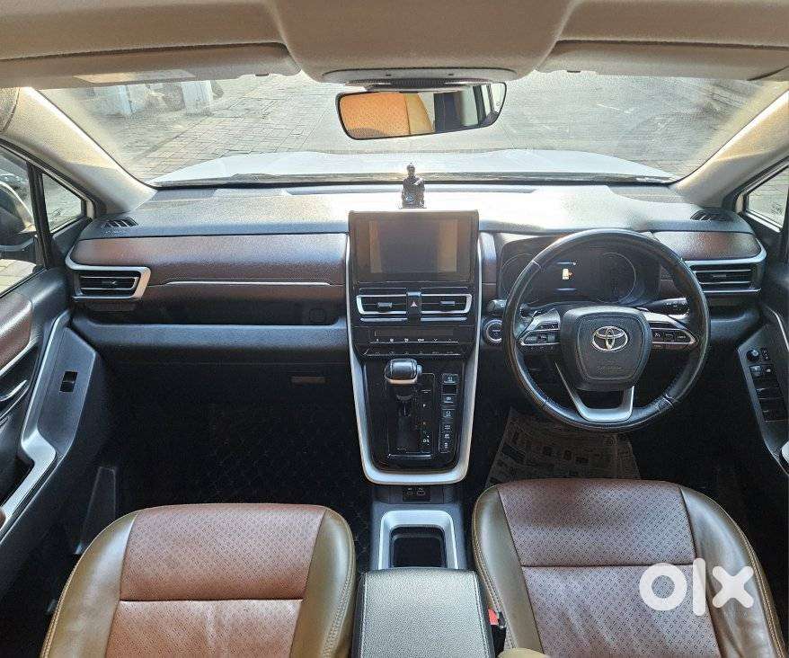 Toyota Innova Hycross 2.0 Vx Hybrid 8 Str, 2023, Petrol