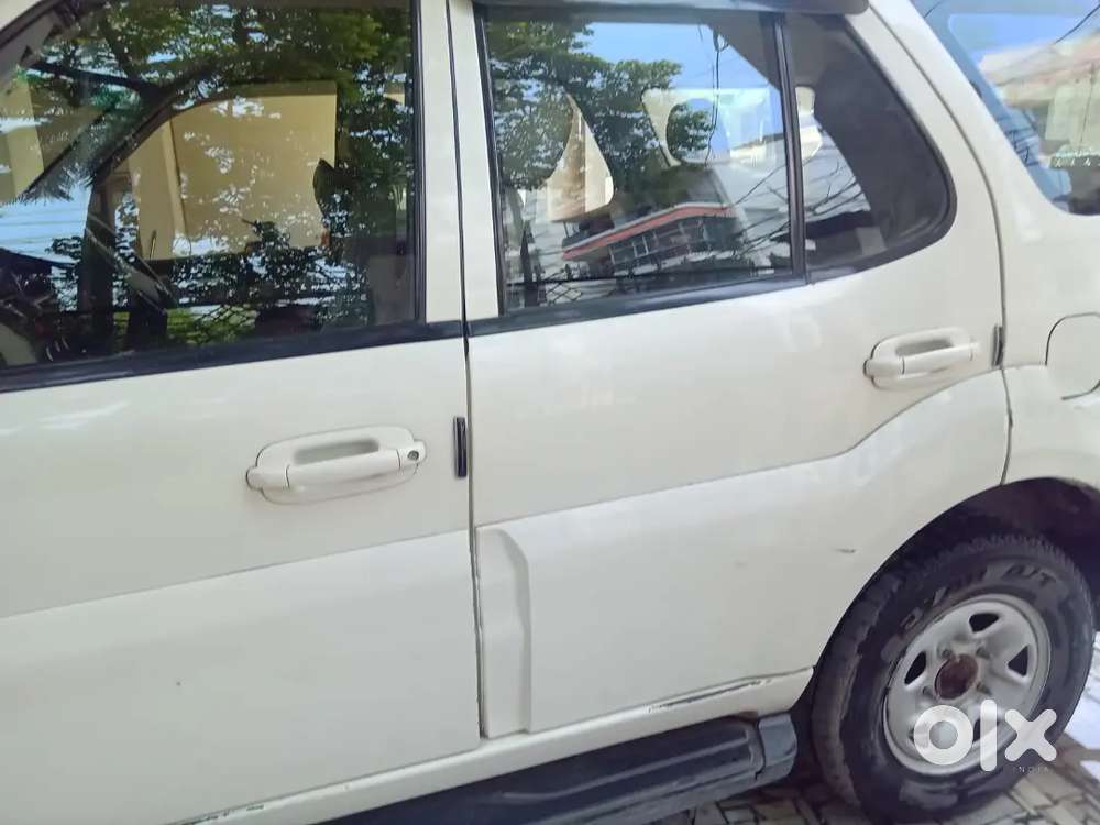 Tata Safari Storme 2014 Diesel 110000 Km Driven