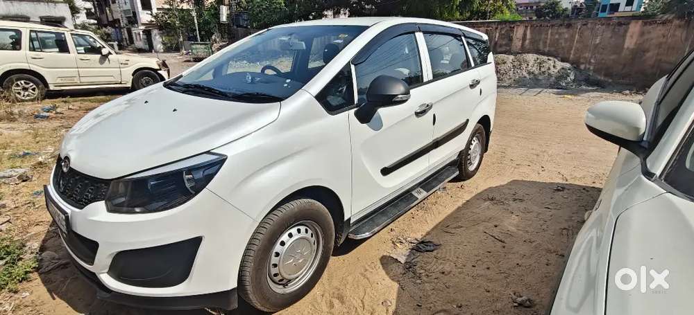 Mahindra Marazzo 2025 Diesel 5000 Km Driven