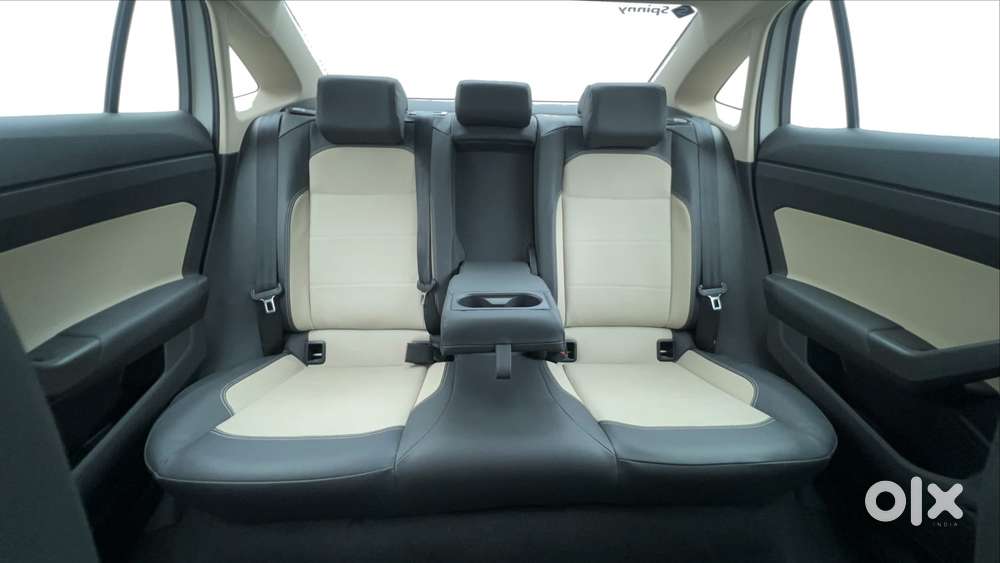 Skoda Slavia Style (non-sunroof), 2022, Petrol