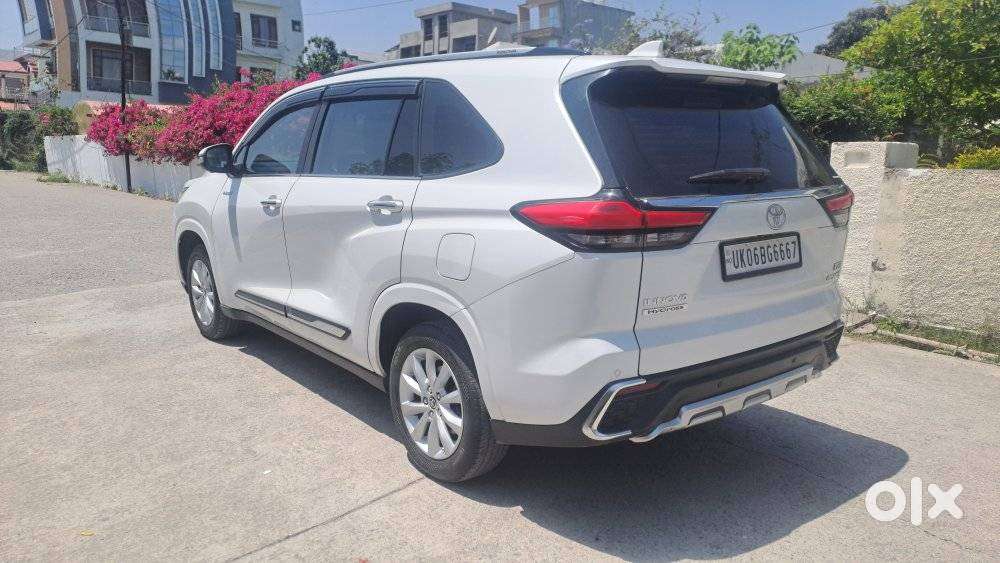 Toyota Innova Hycross 2.0 Vx Hybrid 7 Str, 2023, Petrol