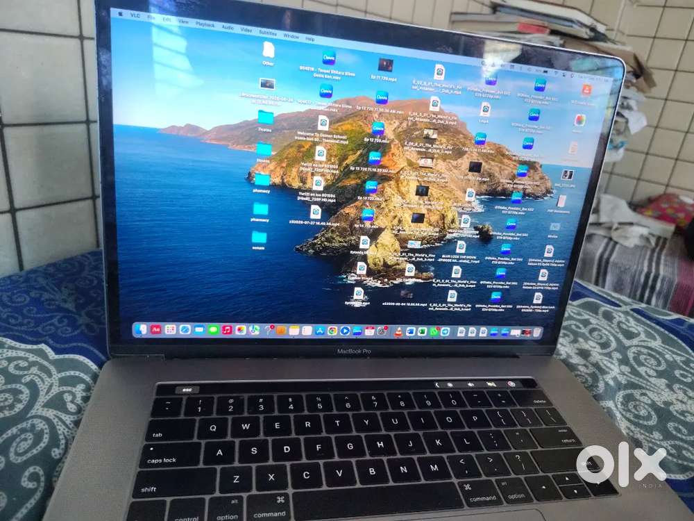Apple macbook pro 256 with 6 gb graphics cards