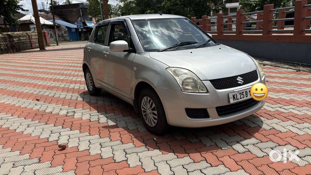 Maruti Suzuki Swift Lxi Bsiv, 2010, Petrol