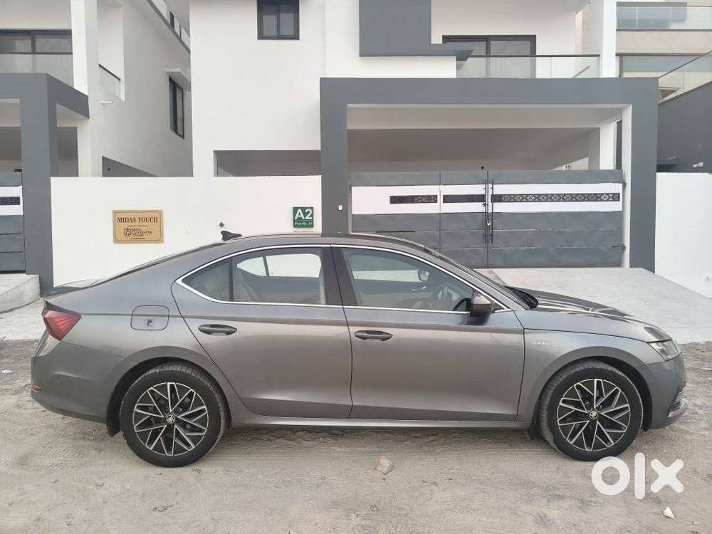 Skoda Octavia 2.0 L K Tsi At, 2022, Petrol
