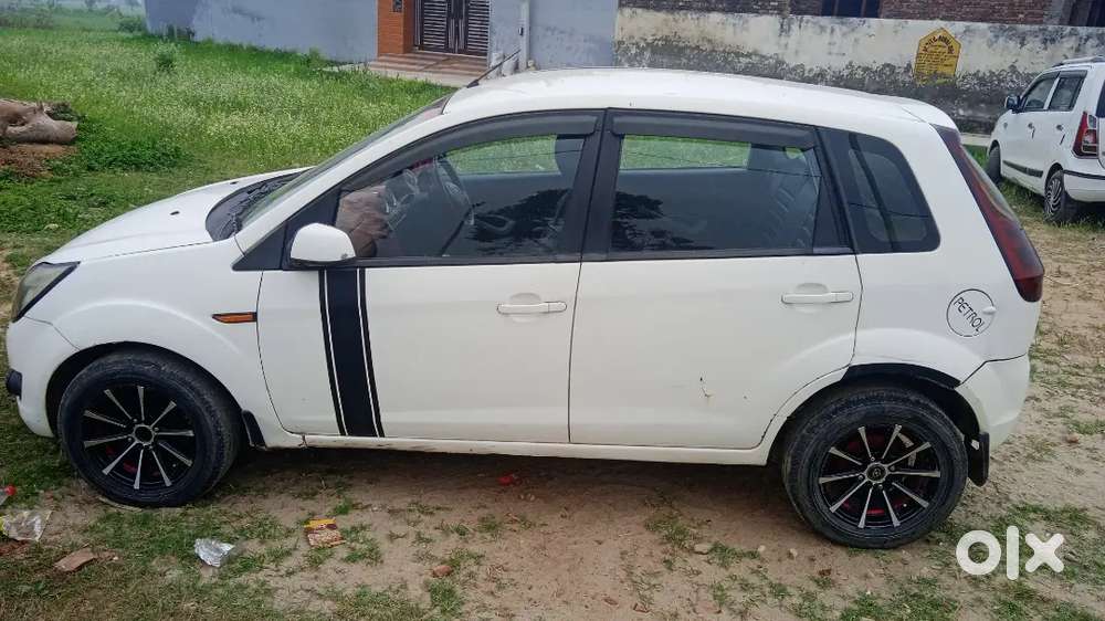 Ford Figo 2012 Petrol 72000 Km Driven