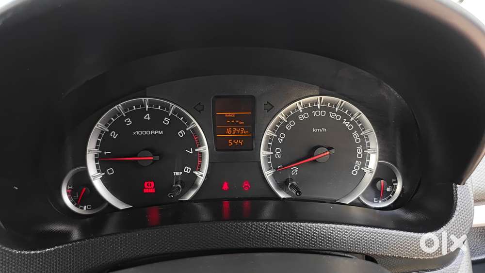 Maruti Suzuki Swift Vxi + Manual, 2017, Petrol
