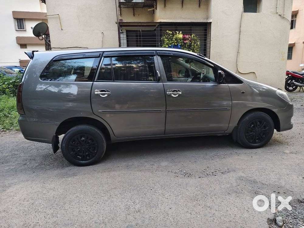 Toyota Innova 2.5 G (diesel) 8 Seater, 2011, Diesel