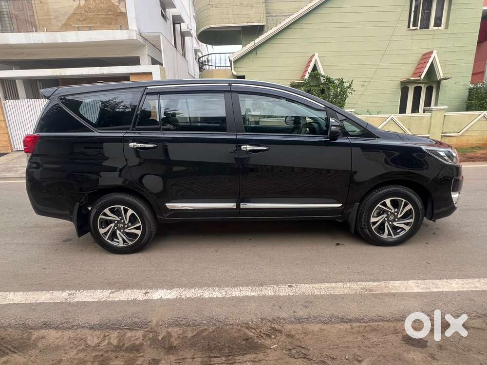 Toyota Innova Crysta 2.4 G Plus Mt 7 Str, 2026, Diesel