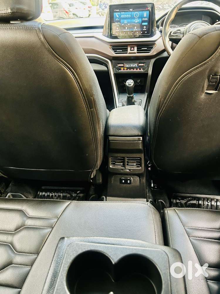 Maruti Suzuki Brezza 1.5 Zxi Plus Smart Hybrid, 2022, Petrol