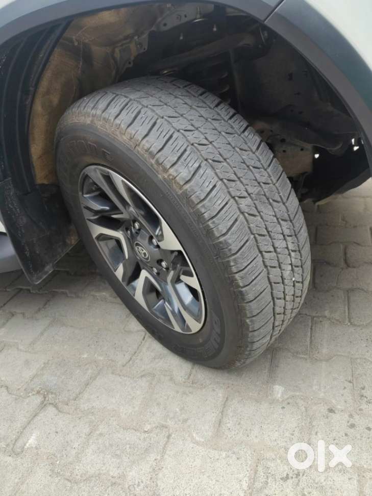 Toyota Fortuner Legender 4x4 At 2.8, 2024