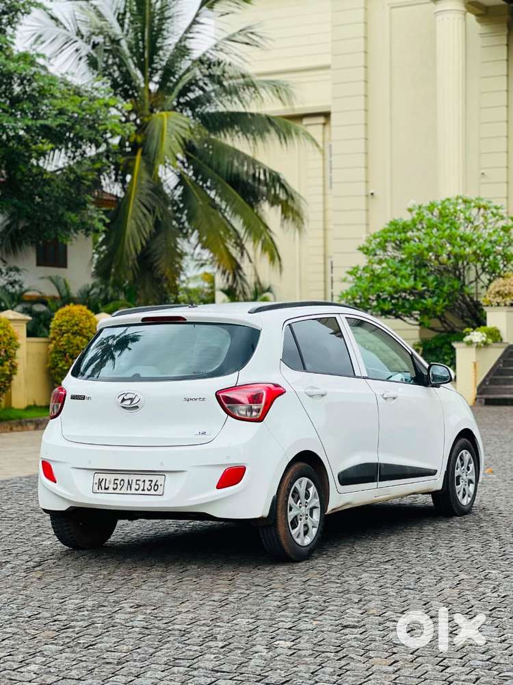 Hyundai Grand I10 Sportz, 2016, Petrol