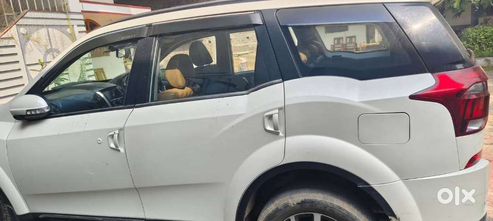 This Xuv Is A Top Model Car W11