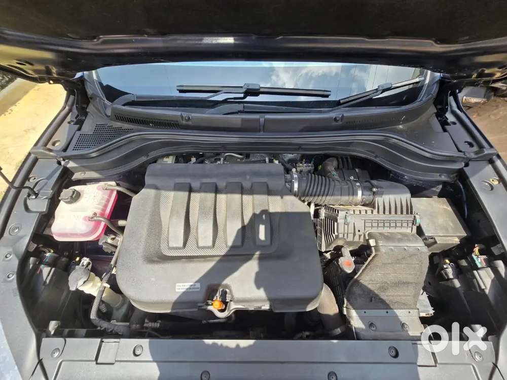 Mahindra Xuv700 2.0 Petrol 2022