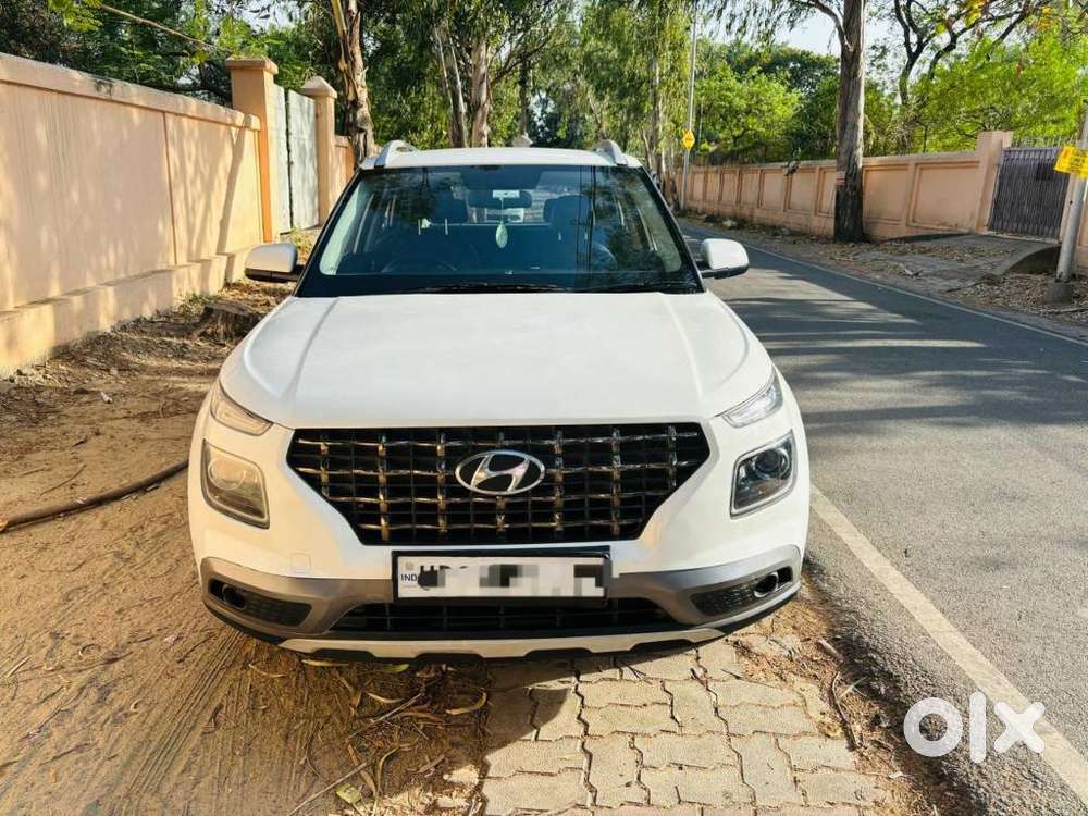 Hyundai Venue, 2022, Cng & Hybrids