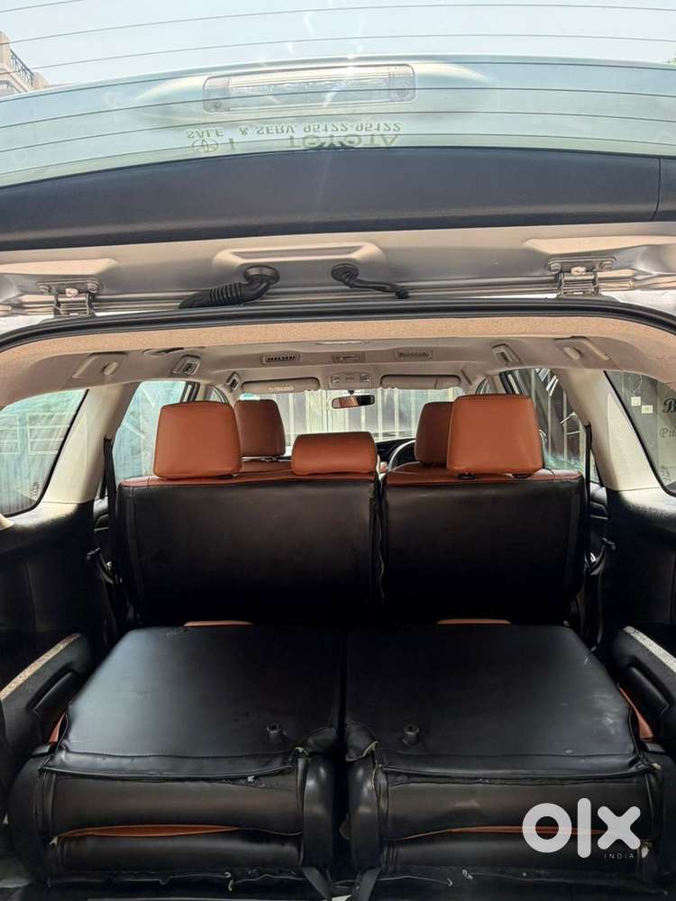 Innova Crysta 2.4 G 2020/21 Modal Toyota Diesel Manual Car 2021