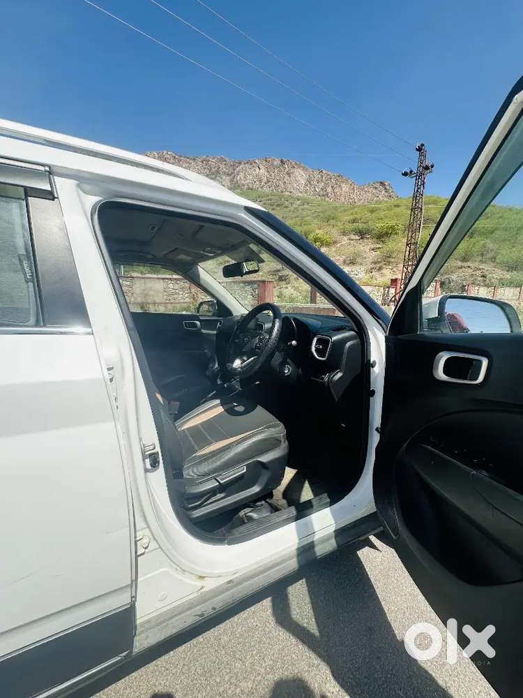 Hyundai Venue 2020 Diesel Well Maintained