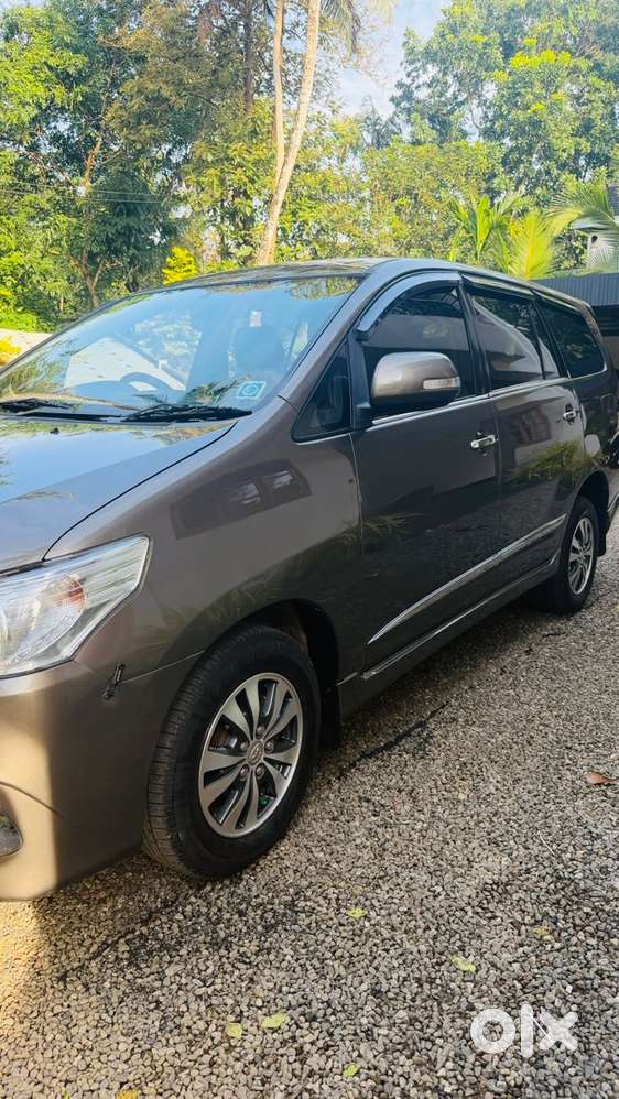 Toyota Innova  2016 V 2 Nd Owner  No Repcement Orginal Kerala