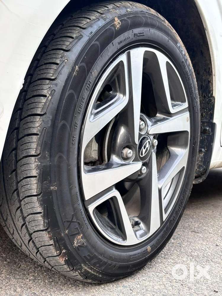 Hyundai Aura Sx Cng  Single Owner  Excellent Condition