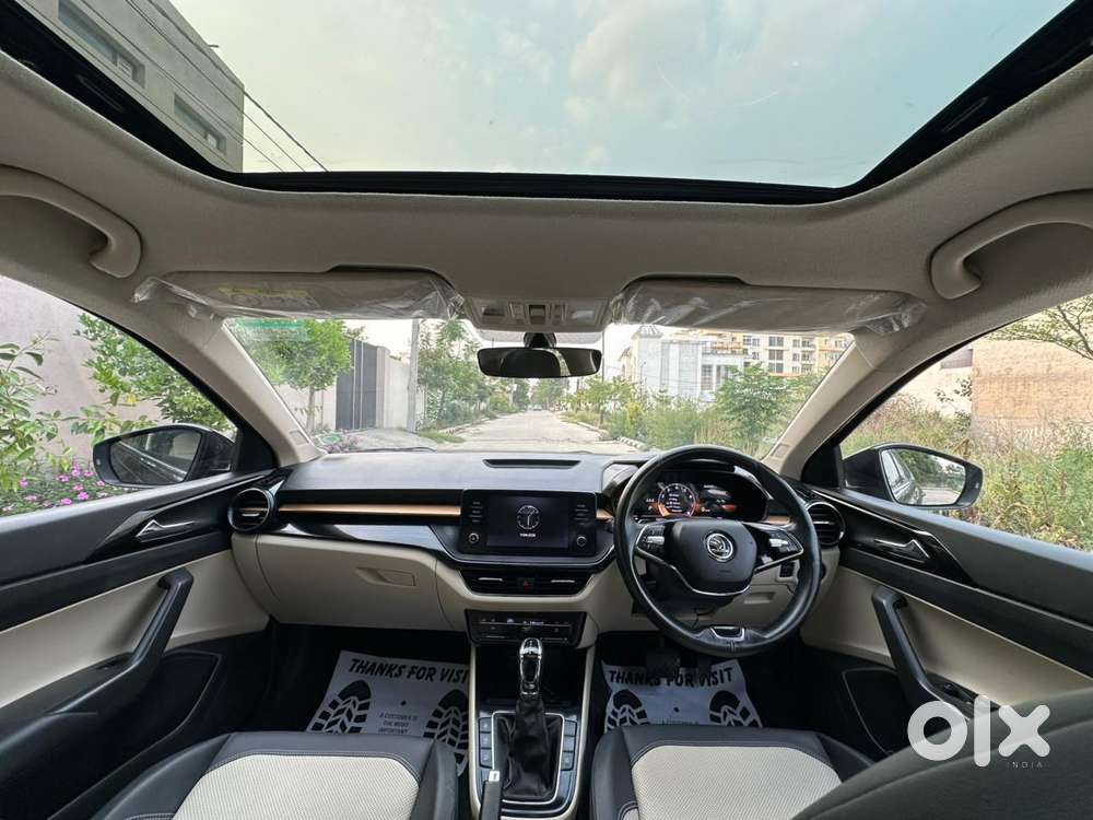 Skoda Slavia 1.0 Tsi Style At, 2023, Petrol