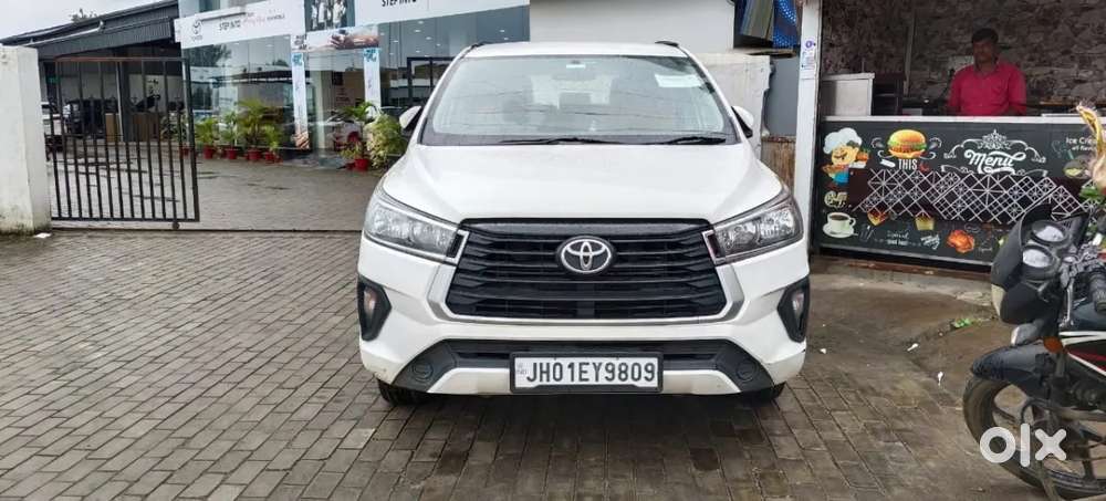 Toyota Innova Crysta [2020-ongoing] 2.4 Gx 8 Str, 2023, Diesel