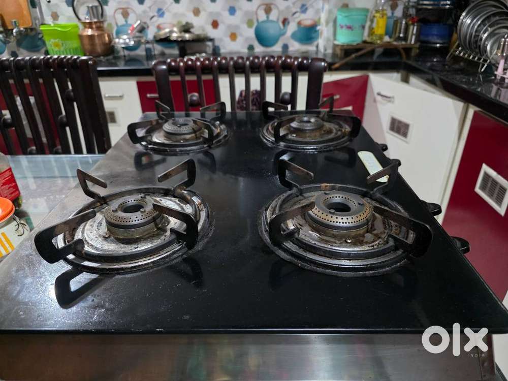 Glass top four burners Stove